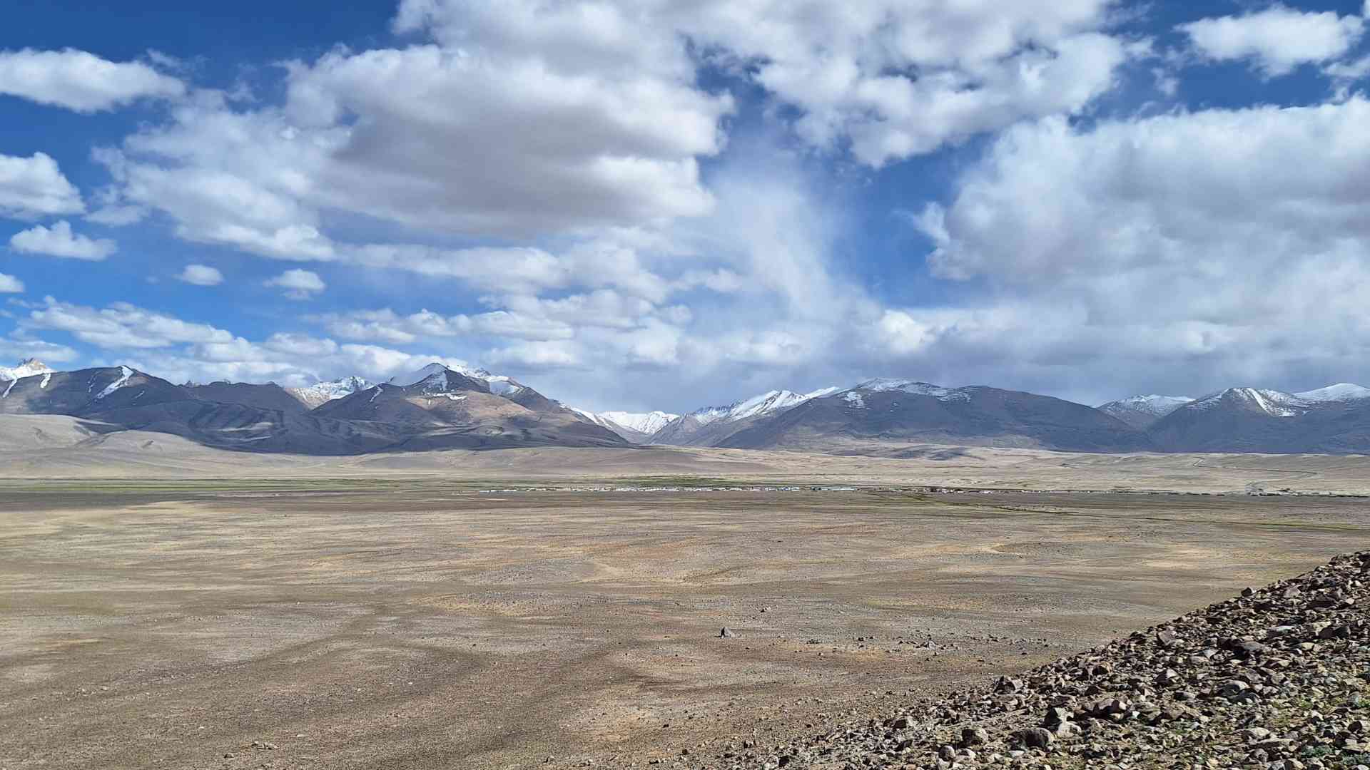 Silent vastness of Pamir
