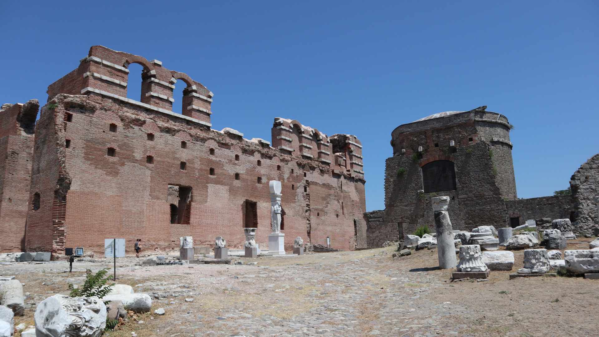 The Red Hall- temple of the Egyptian gods